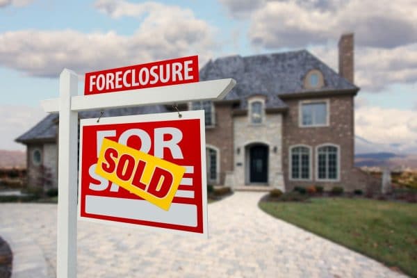 What Is The Difference Between A Short Sale And Foreclosure